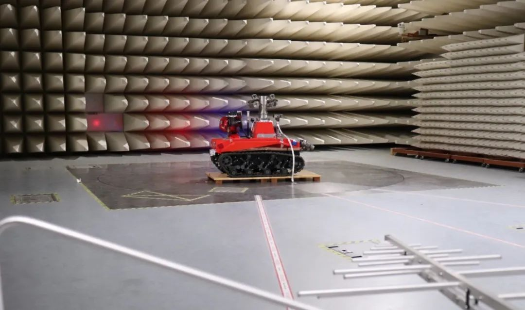 海检中心电磁兼容实验室开展消防机器人EMC试验